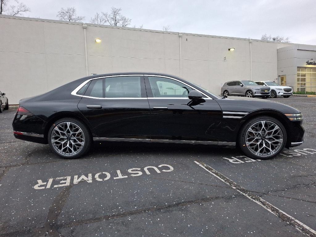 new 2025 Genesis G90 car, priced at $101,455