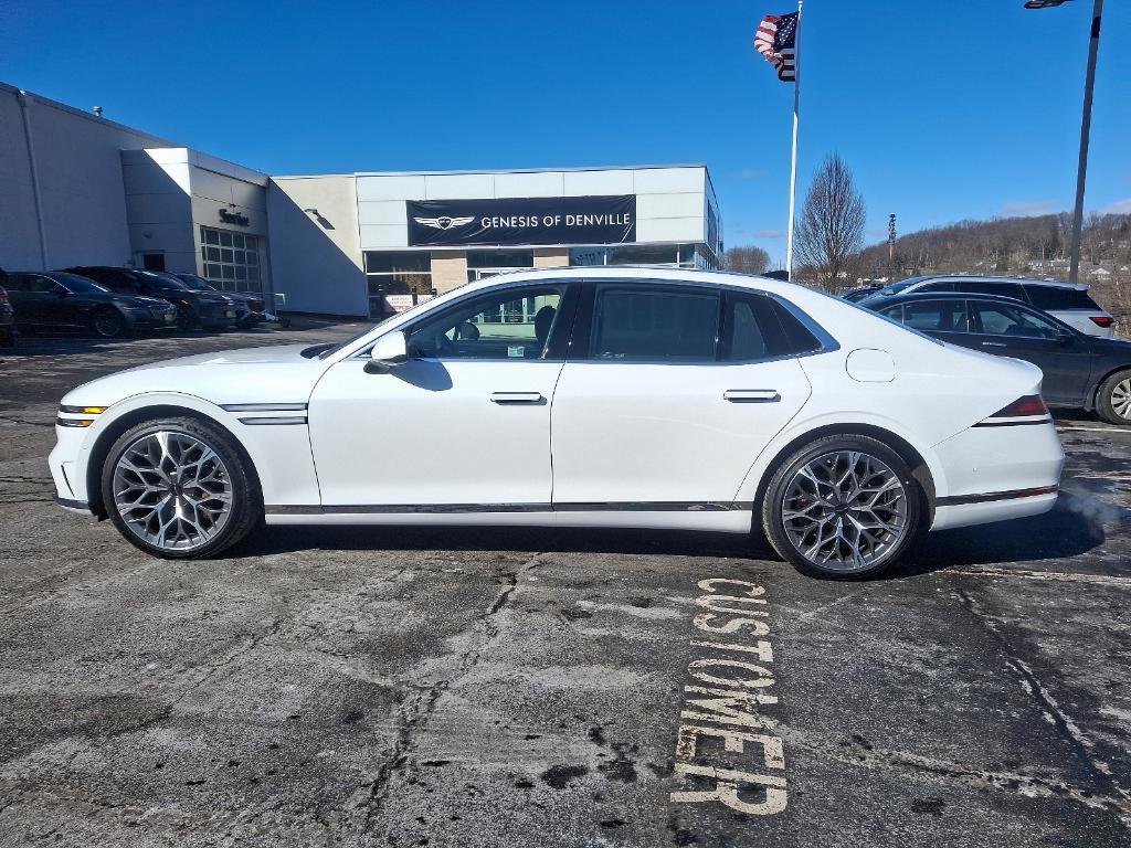 new 2025 Genesis G90 car, priced at $102,585