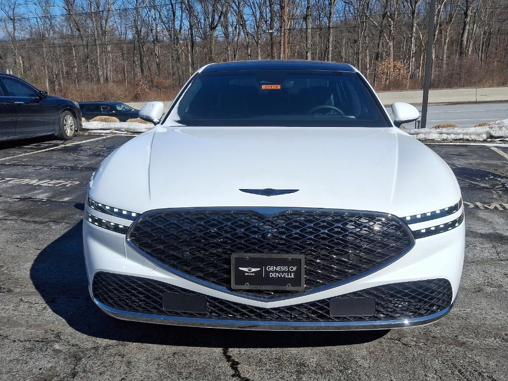 new 2025 Genesis G90 car, priced at $102,585