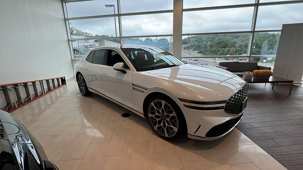 new 2025 Genesis G90 car, priced at $102,585