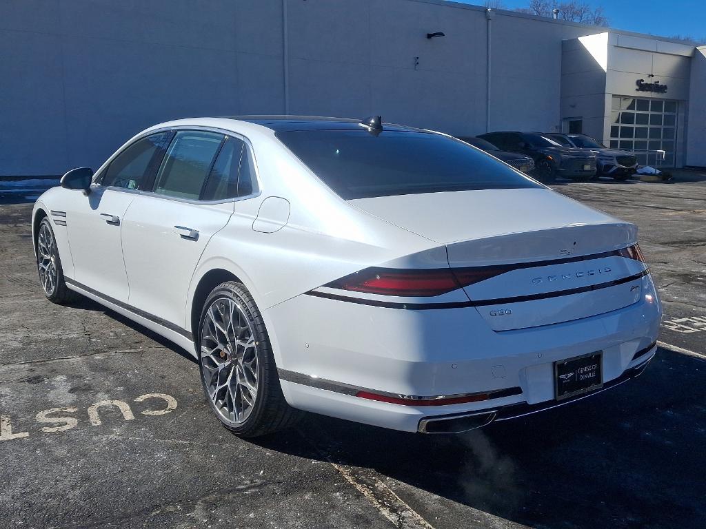 new 2025 Genesis G90 car, priced at $102,585