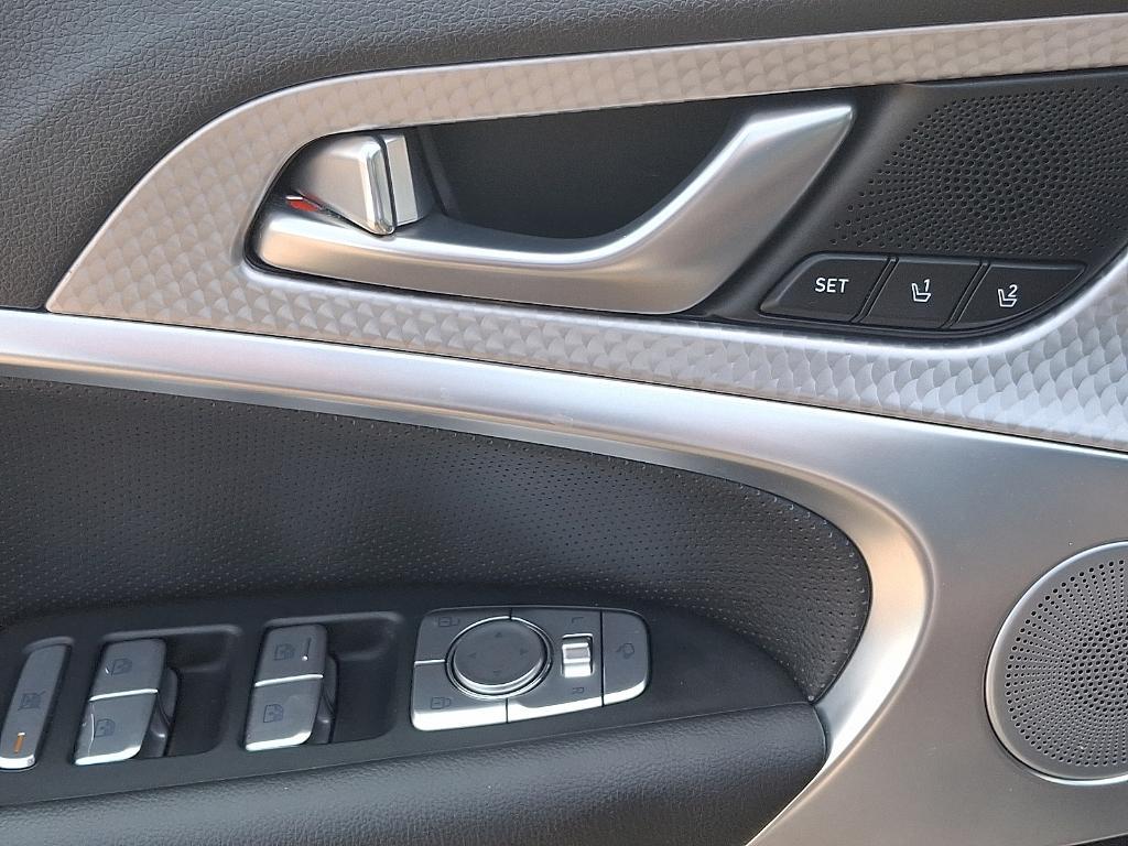 used 2022 Genesis G70 car, priced at $39,998