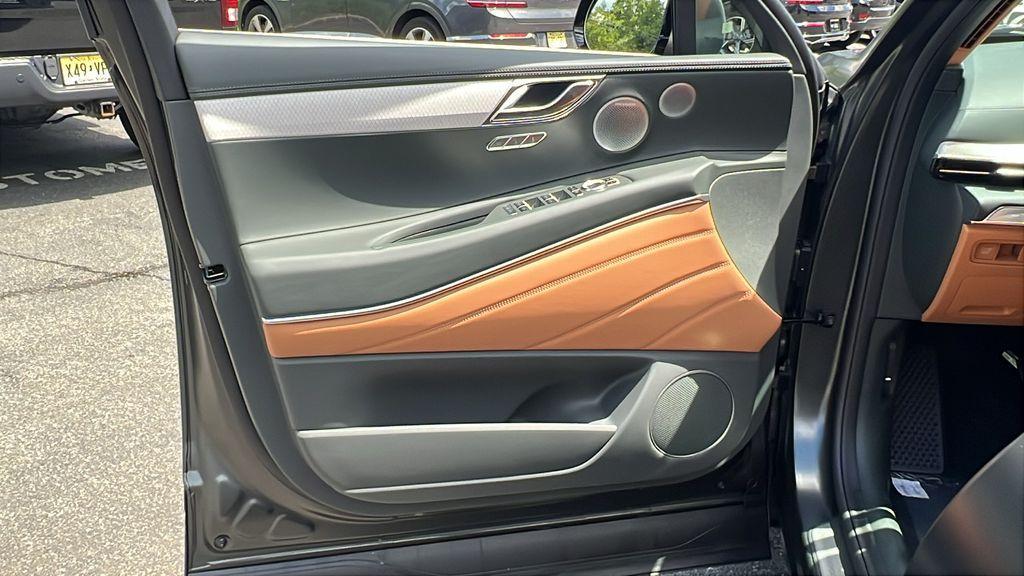 new 2025 Genesis GV80 car, priced at $83,620