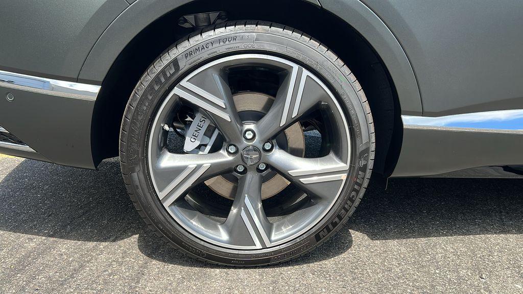 new 2025 Genesis GV80 car, priced at $83,620