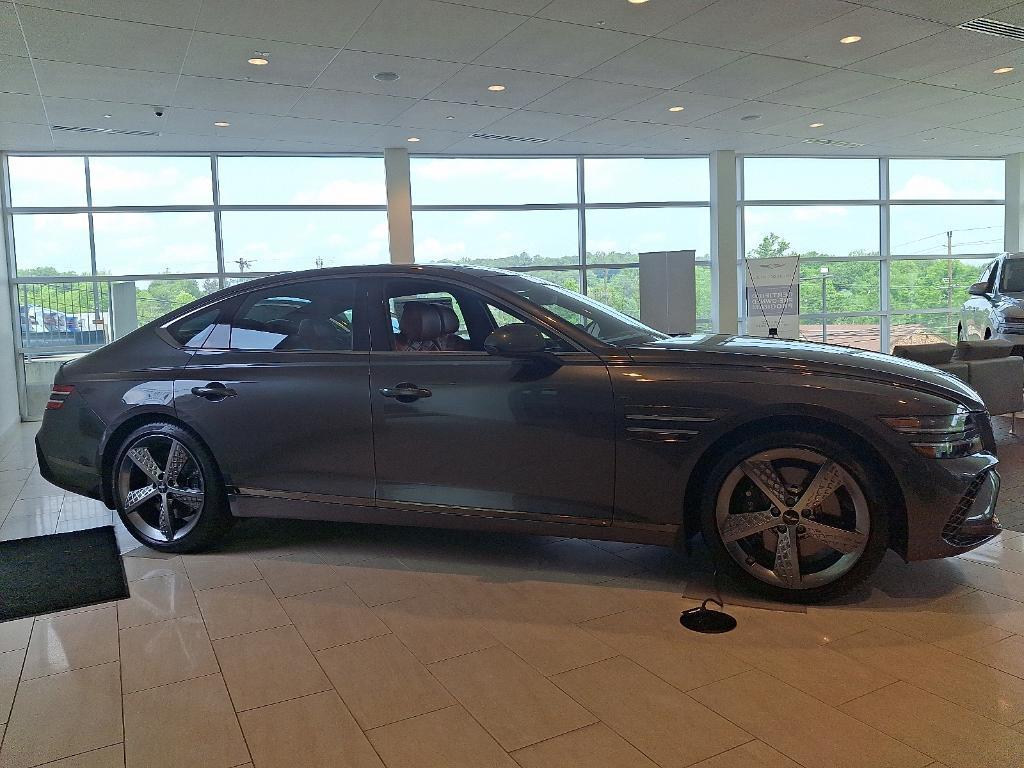 new 2025 Genesis G80 car, priced at $79,960
