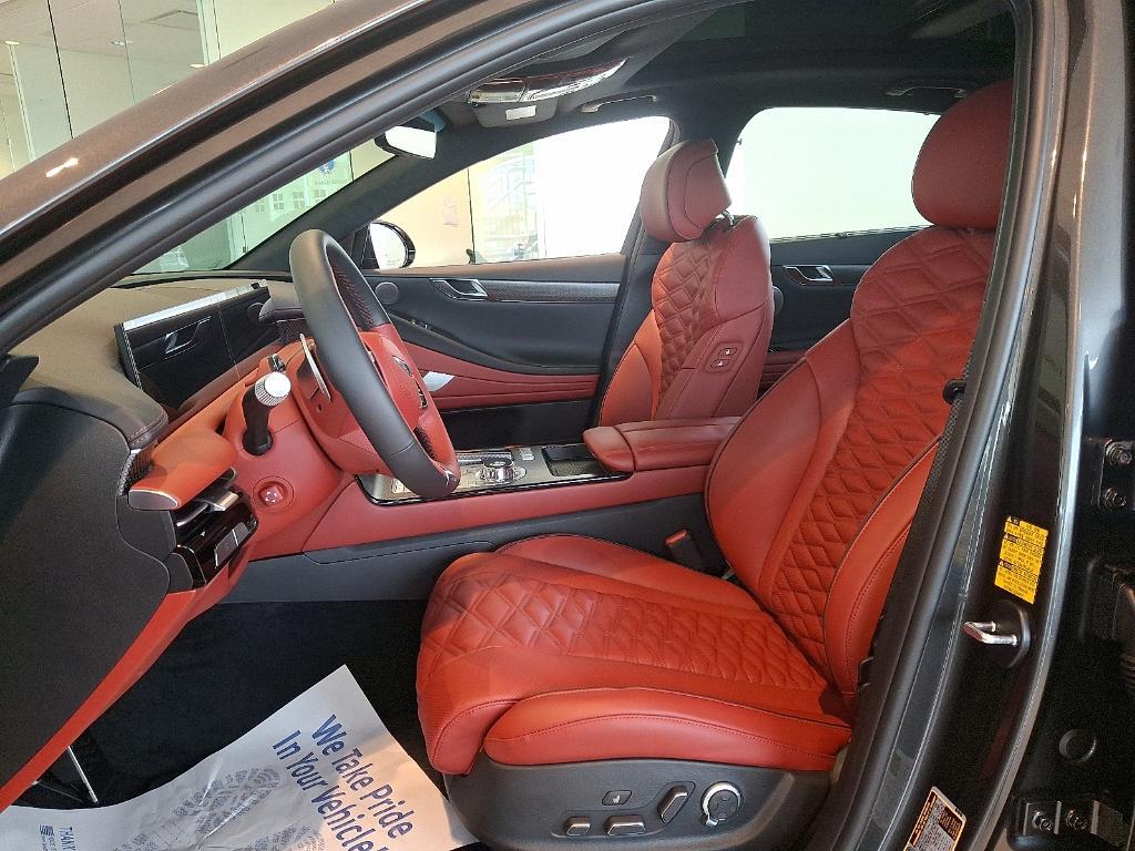 new 2025 Genesis G80 car, priced at $79,960