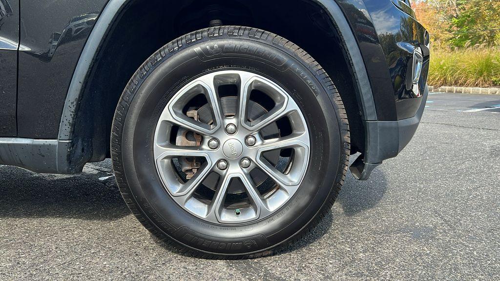 used 2016 Jeep Grand Cherokee car, priced at $14,333