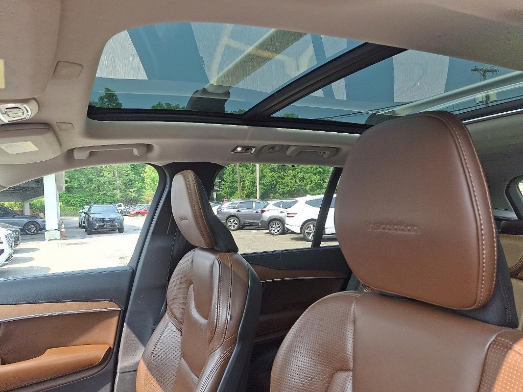 used 2019 Volvo XC90 car, priced at $22,222