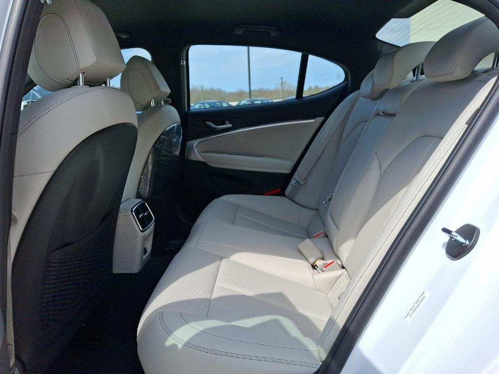 new 2025 Genesis G70 car, priced at $46,925