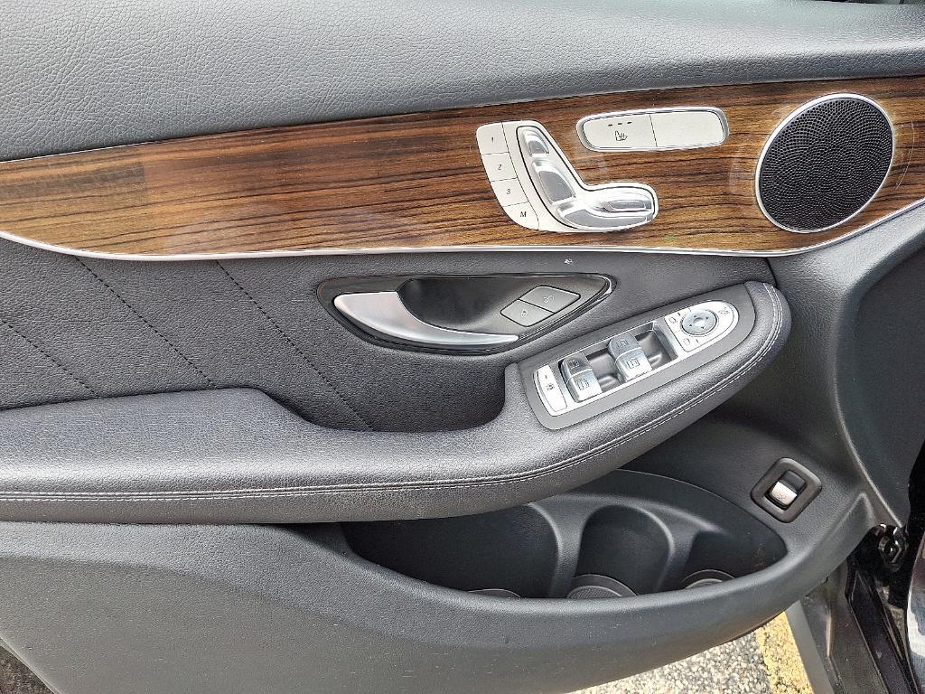 used 2019 Mercedes-Benz GLC 300 car, priced at $22,219