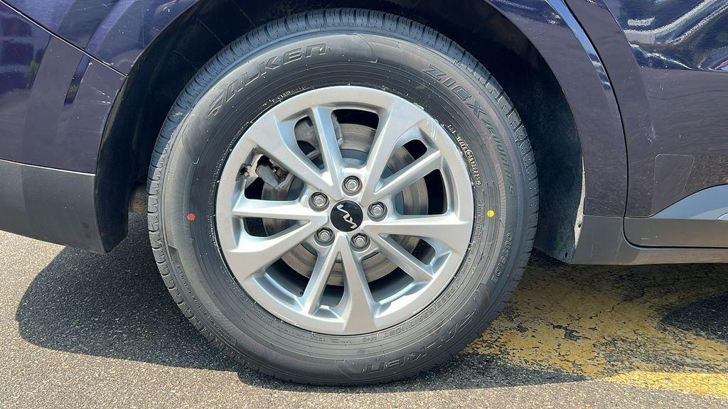 used 2022 Kia Carnival car, priced at $22,000