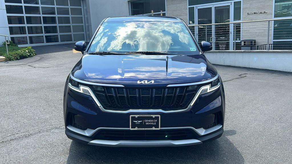 used 2022 Kia Carnival car, priced at $22,000