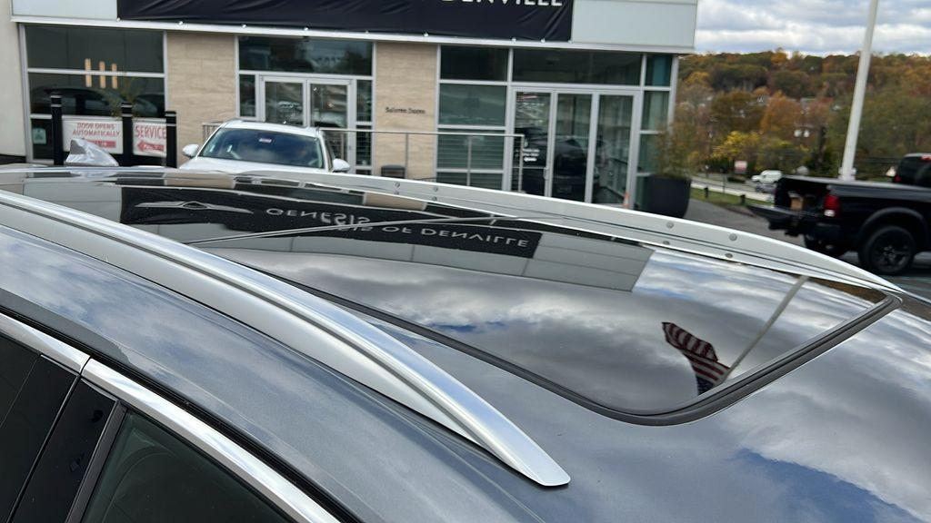 used 2022 Cadillac XT5 car, priced at $30,480