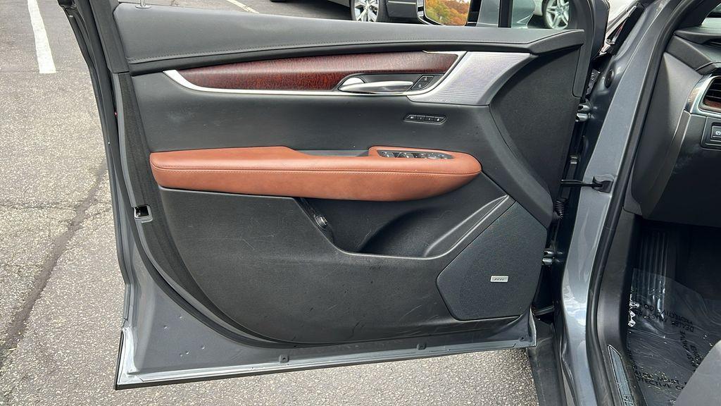 used 2022 Cadillac XT5 car, priced at $30,480