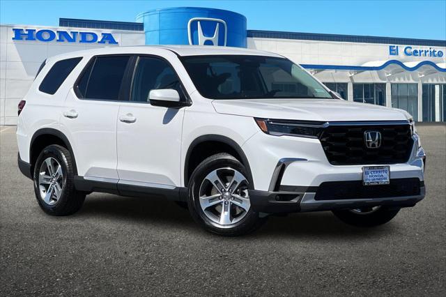 new 2025 Honda Pilot car, priced at $45,050