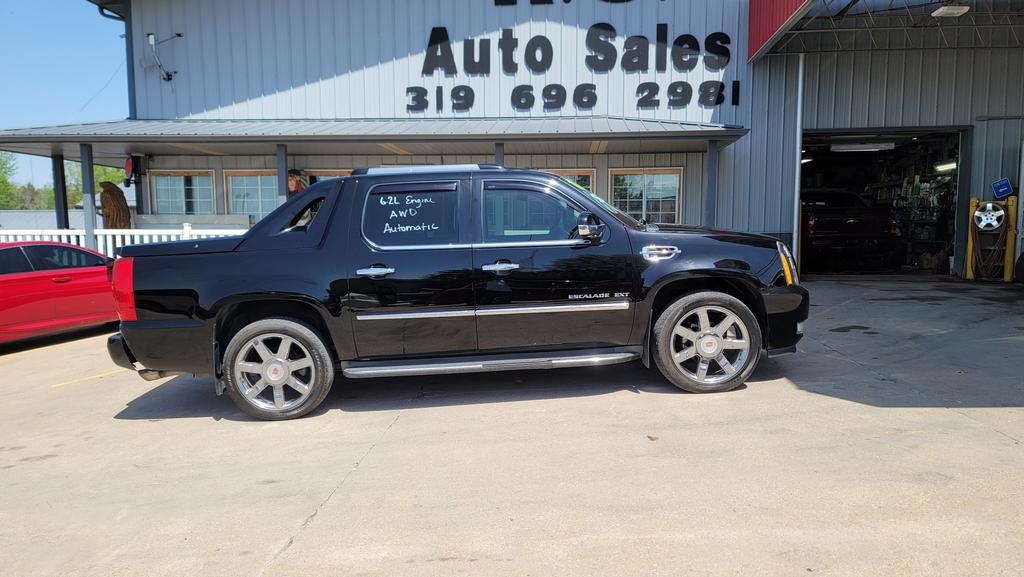 used 2011 Cadillac Escalade EXT car, priced at $17,900