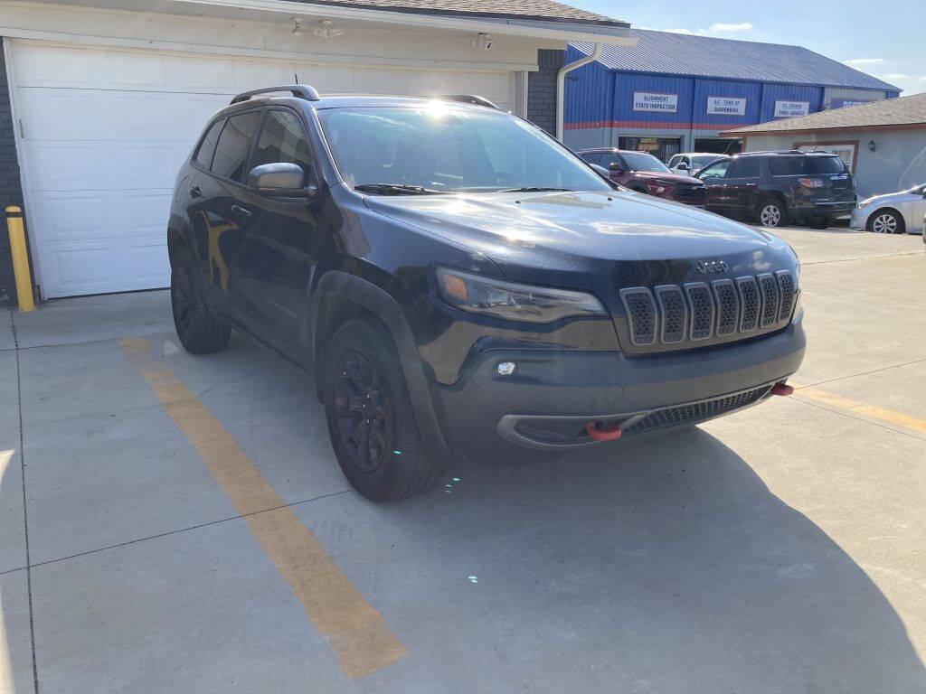used 2019 Jeep Cherokee car, priced at $9,999