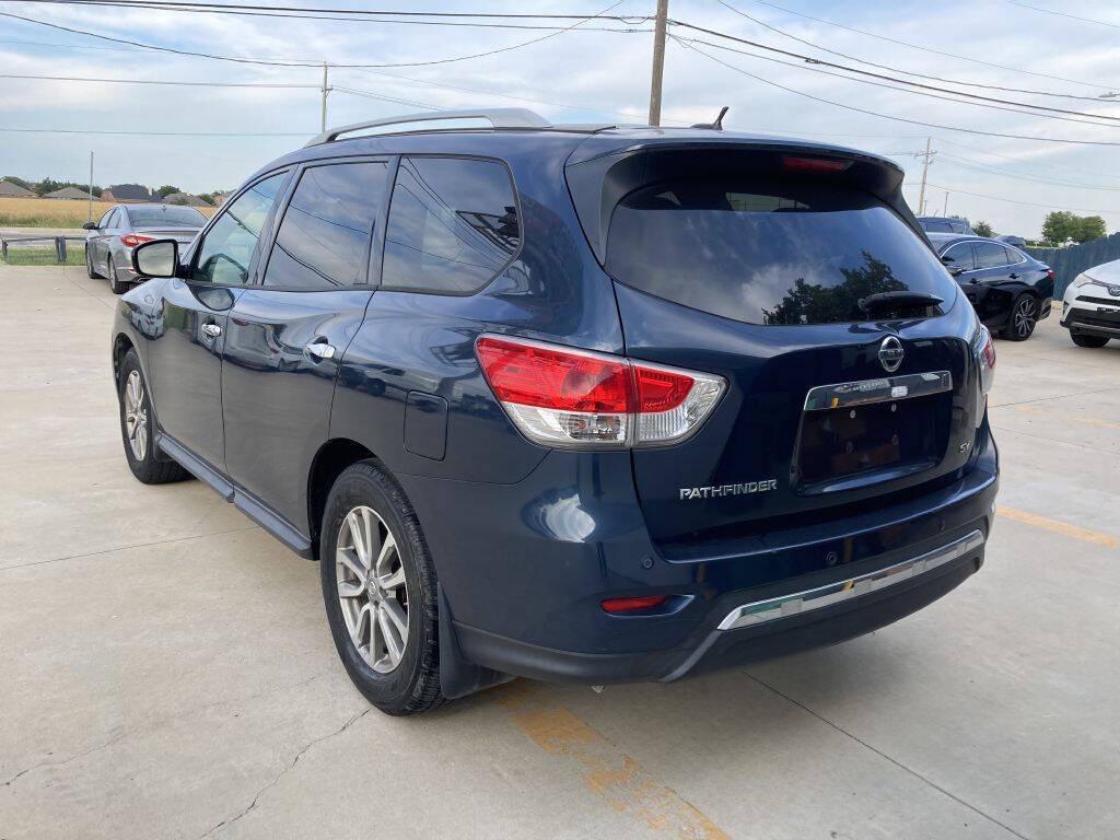used 2015 Nissan Pathfinder car, priced at $5,999