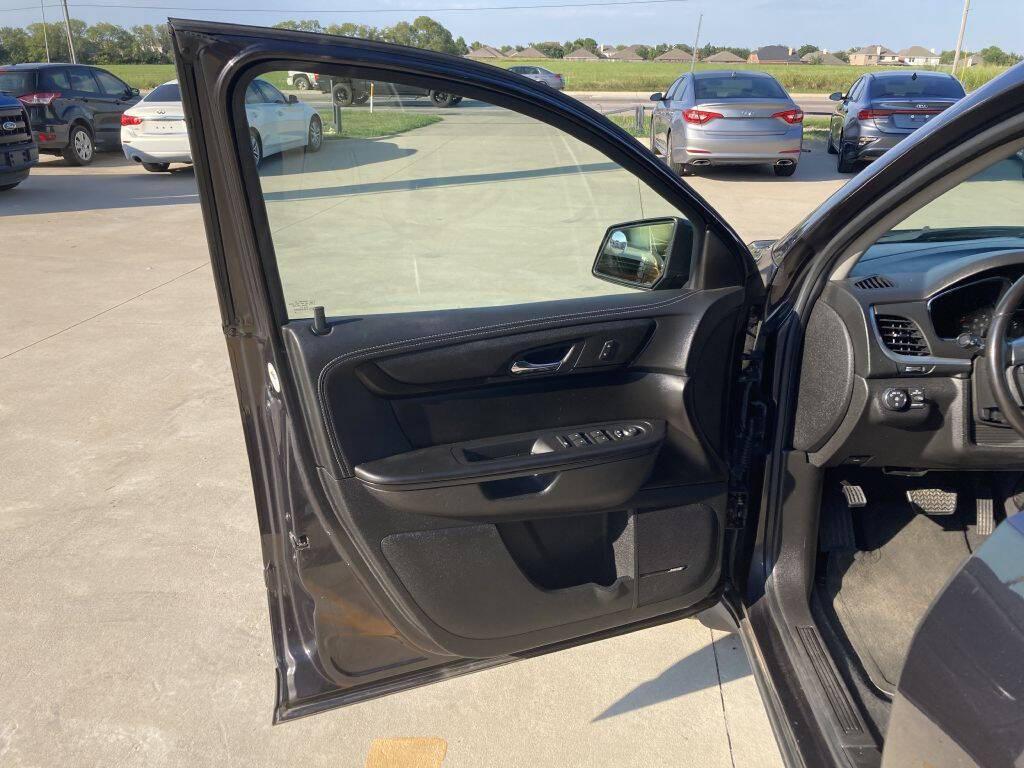 used 2014 Chevrolet Traverse car, priced at $8,999