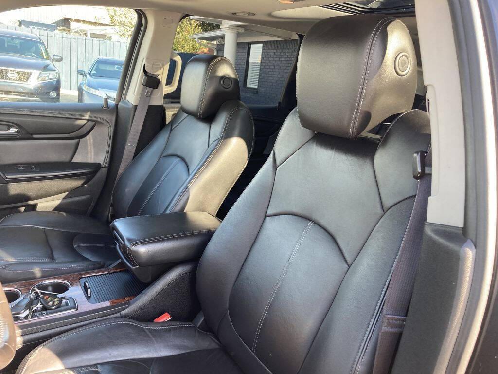 used 2014 Chevrolet Traverse car, priced at $8,999