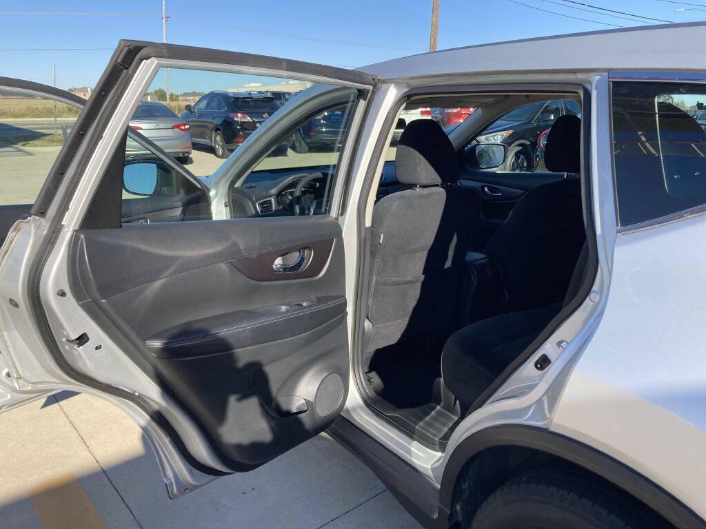 used 2016 Nissan Rogue car, priced at $7,999