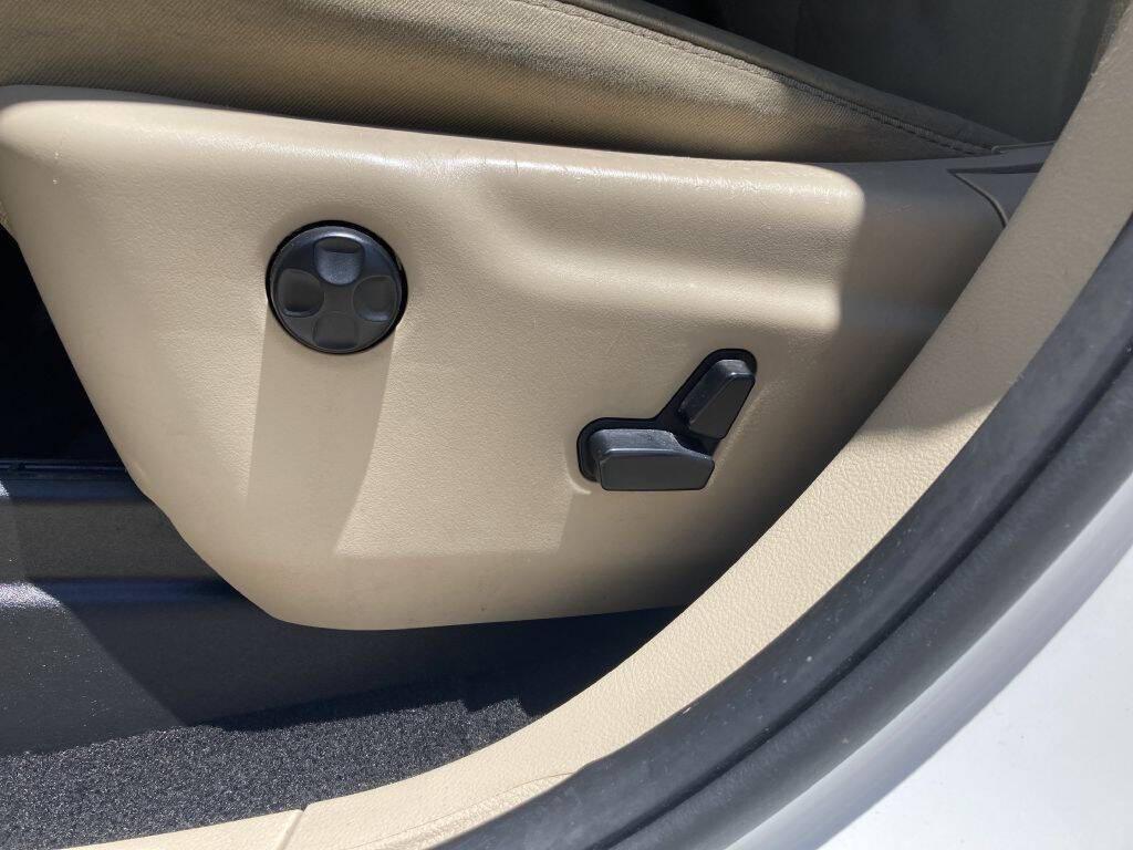 used 2019 Jeep Grand Cherokee car, priced at $11,749