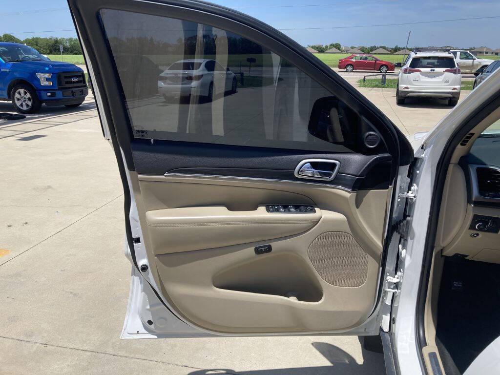 used 2019 Jeep Grand Cherokee car, priced at $11,749