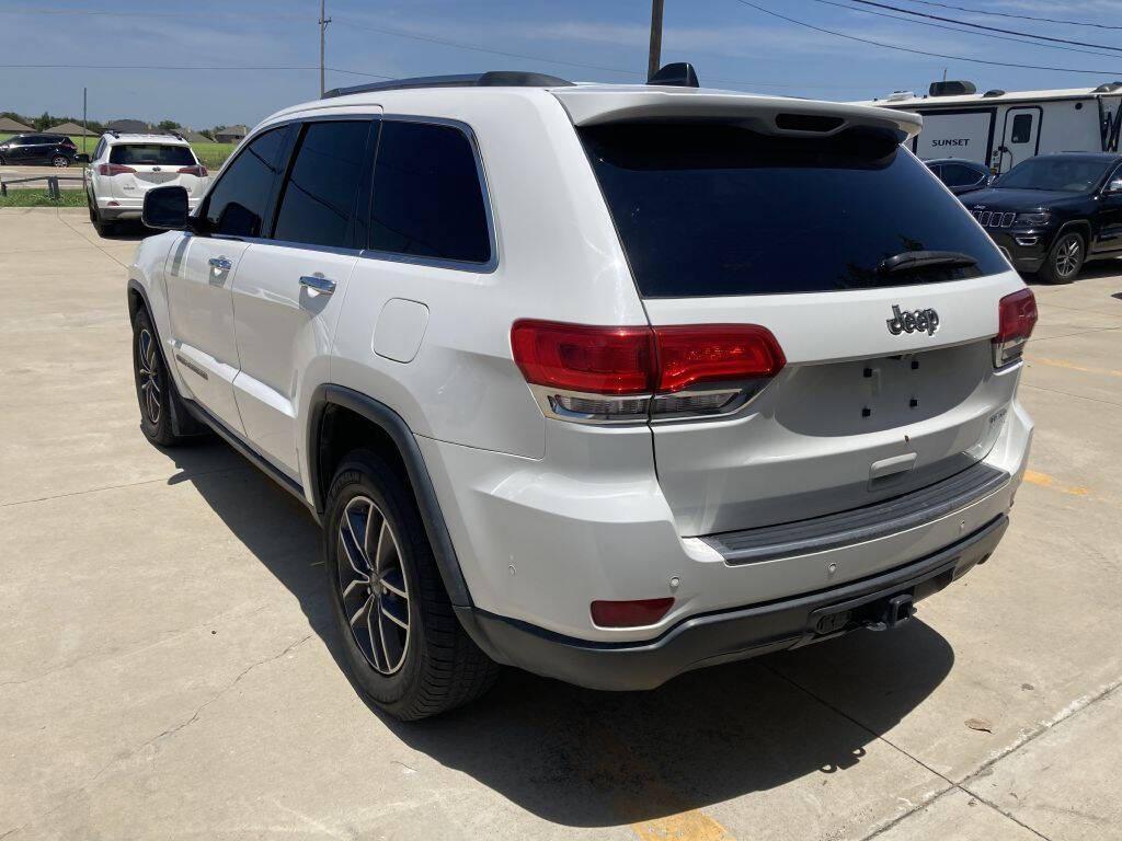 used 2019 Jeep Grand Cherokee car, priced at $11,749