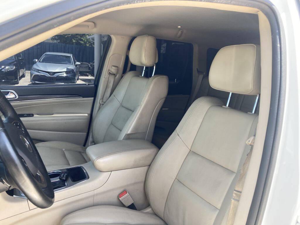 used 2019 Jeep Grand Cherokee car, priced at $11,749