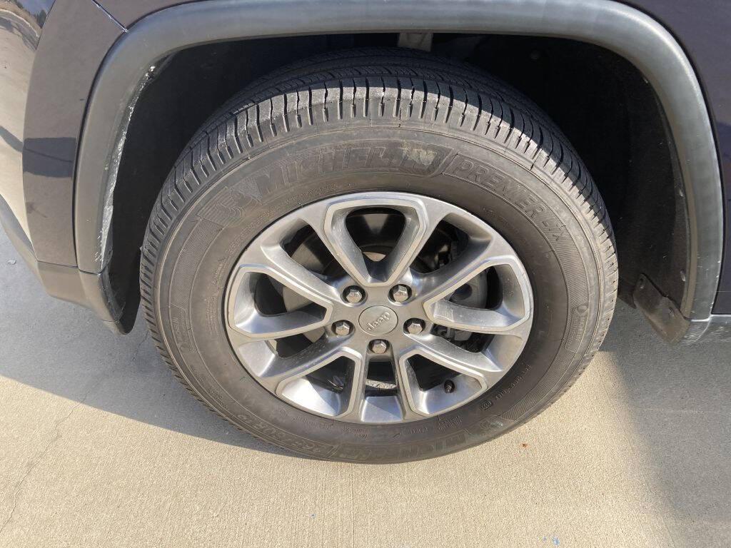 used 2016 Jeep Grand Cherokee car, priced at $12,999