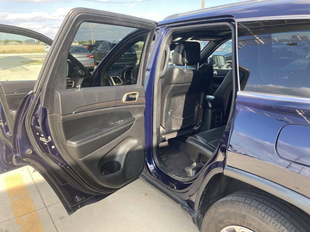 used 2016 Jeep Grand Cherokee car, priced at $12,999