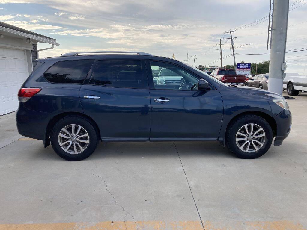 used 2015 Nissan Pathfinder car, priced at $5,999