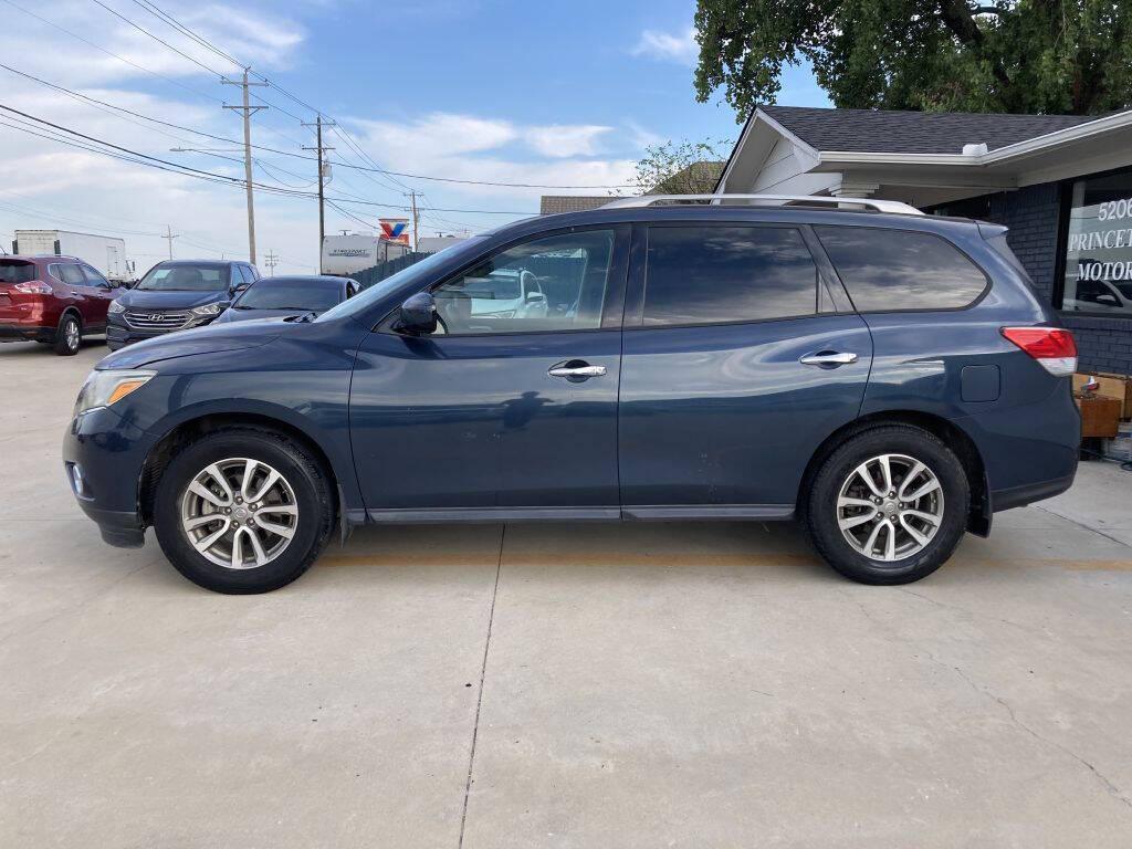 used 2015 Nissan Pathfinder car, priced at $5,999