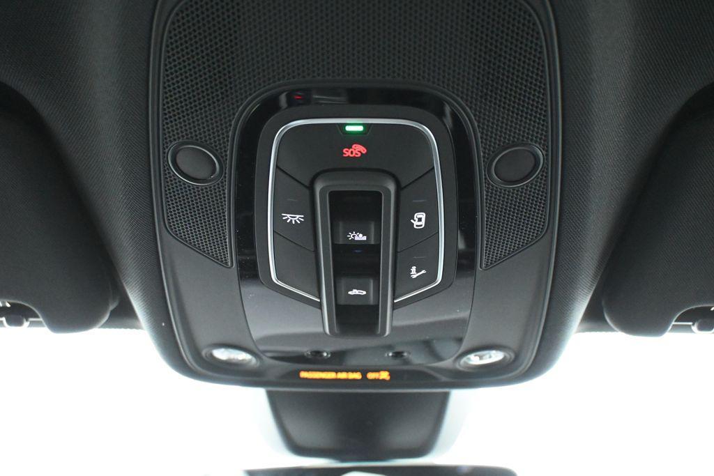 new 2026 Audi Q7 car, priced at $78,140