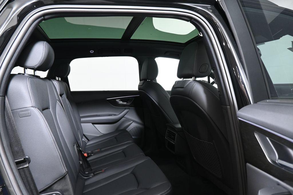 new 2026 Audi Q7 car, priced at $78,140