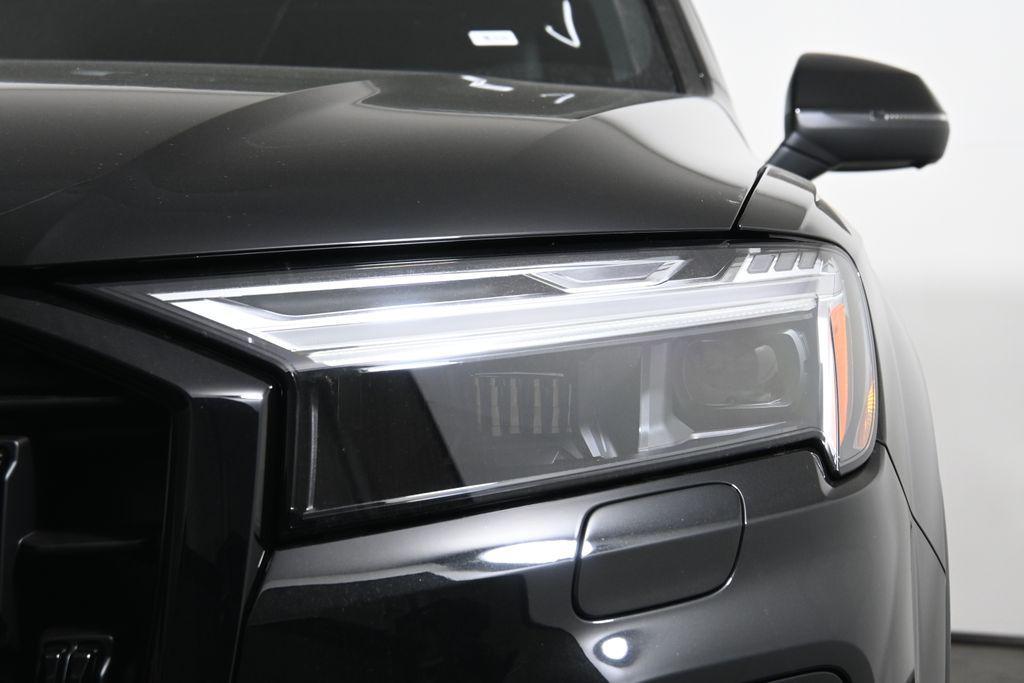 new 2026 Audi Q7 car, priced at $78,140