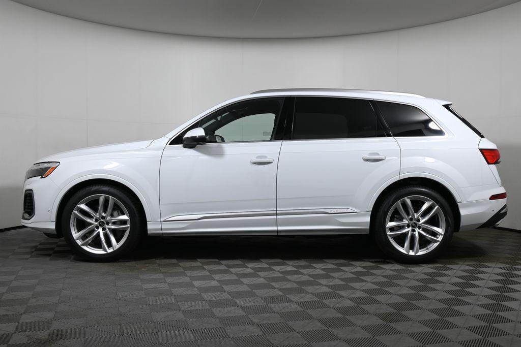 new 2025 Audi Q7 car, priced at $76,480