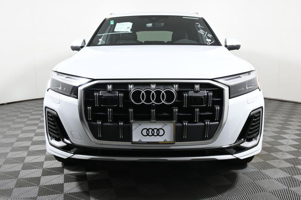 new 2025 Audi Q7 car, priced at $76,480