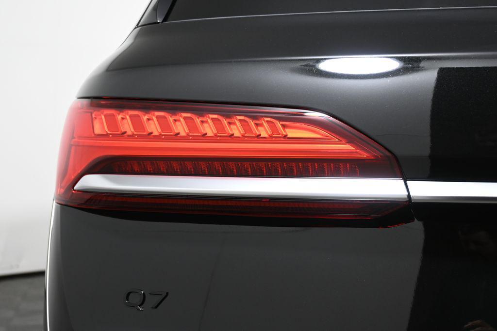 new 2025 Audi Q7 car, priced at $73,730