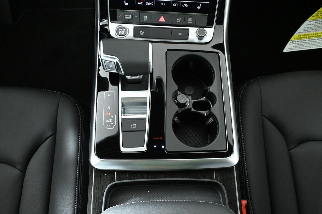 new 2025 Audi Q7 car, priced at $73,730