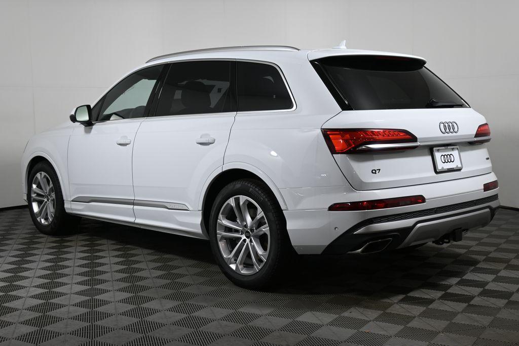 new 2025 Audi Q7 car, priced at $74,090