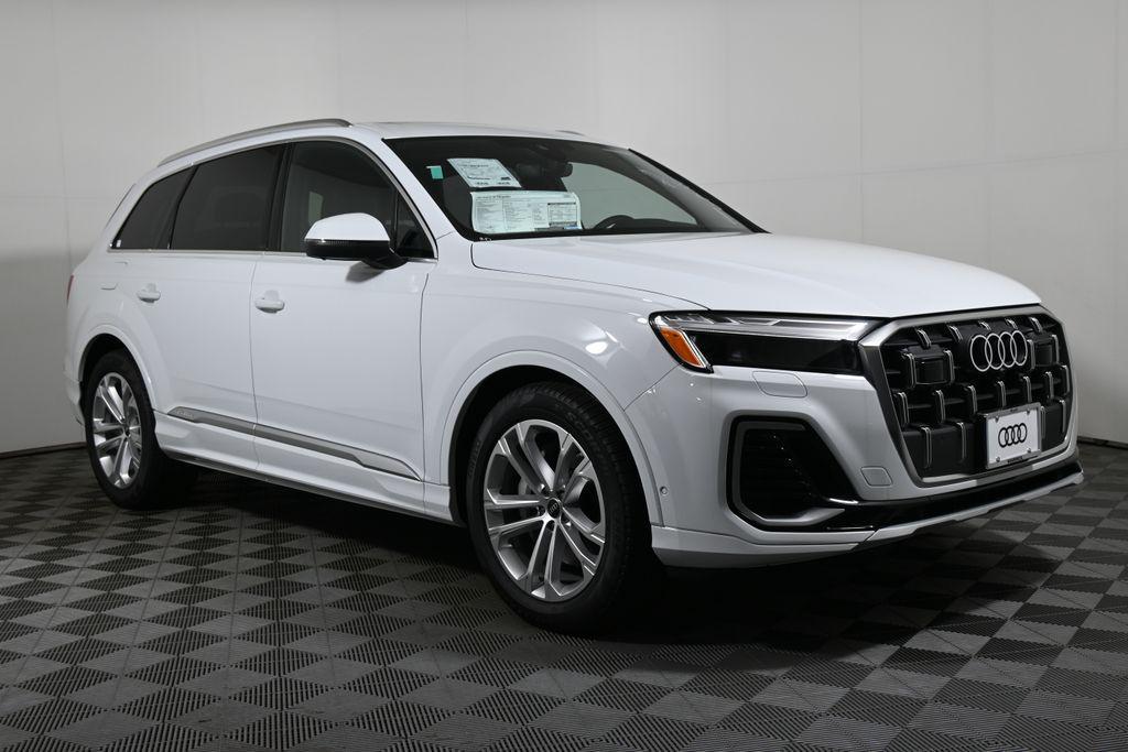 new 2025 Audi Q7 car, priced at $74,090