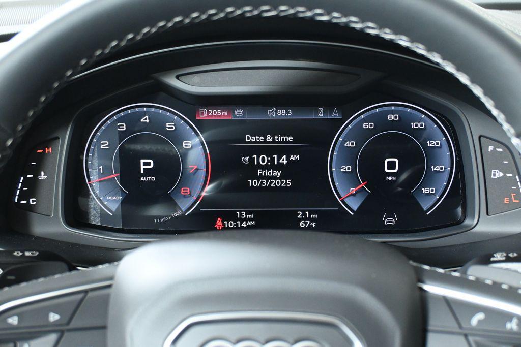 new 2025 Audi Q7 car, priced at $74,090