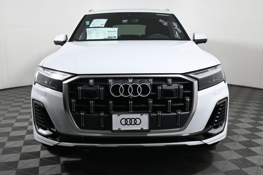 new 2025 Audi Q7 car, priced at $74,090