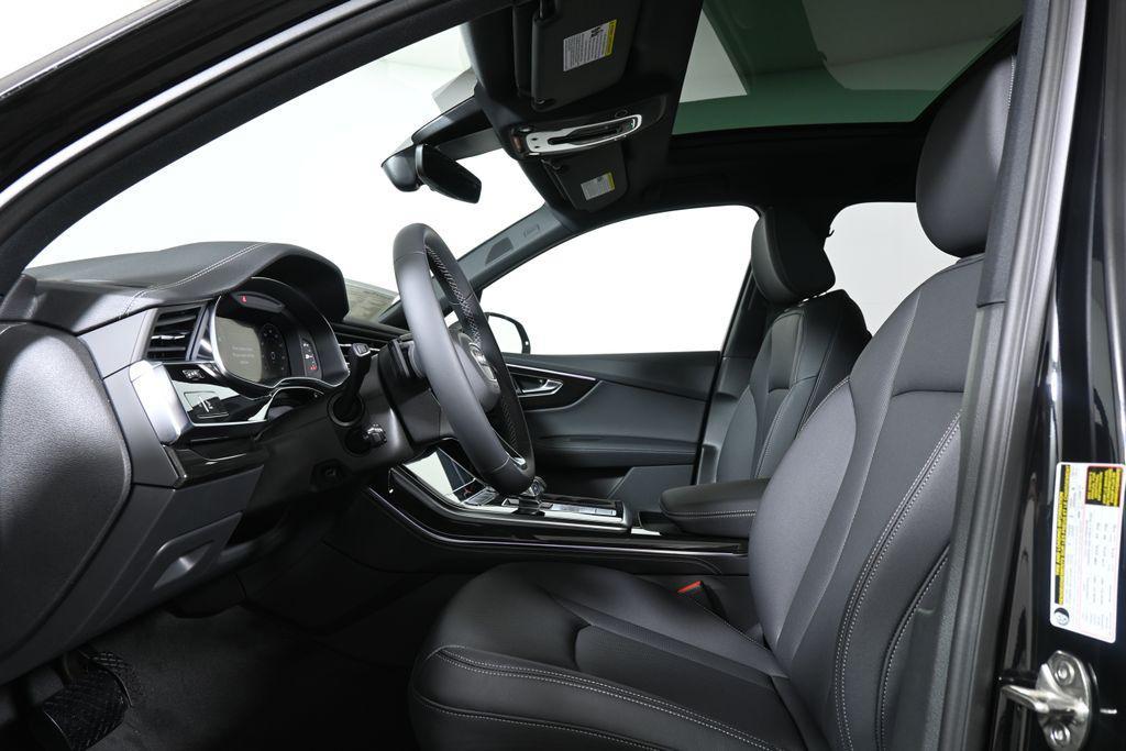 new 2025 Audi Q7 car, priced at $76,480