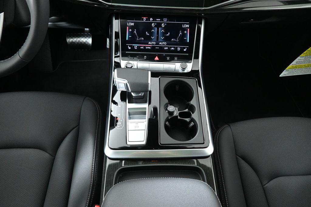 new 2025 Audi Q7 car, priced at $76,480