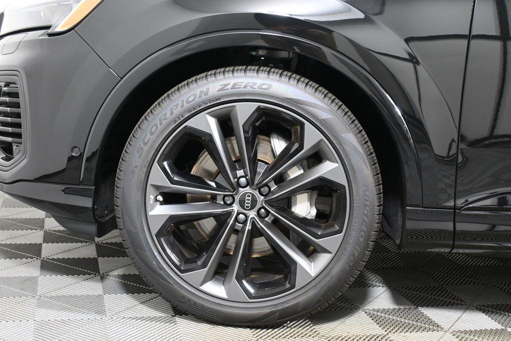new 2026 Audi Q7 car, priced at $77,695