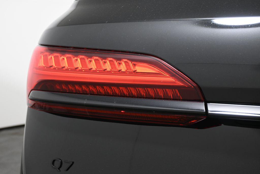 new 2026 Audi Q7 car, priced at $77,695