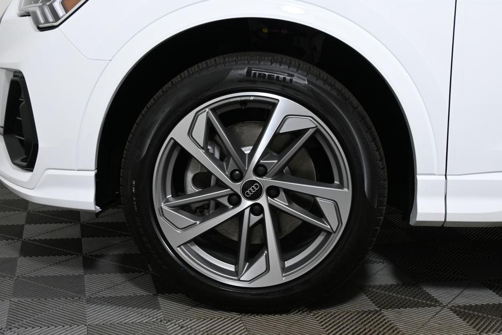 new 2025 Audi Q3 car, priced at $43,595