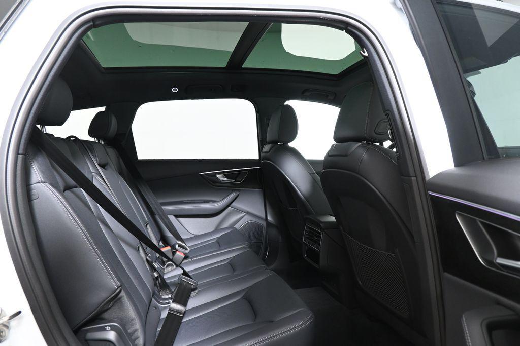 new 2026 Audi Q7 car, priced at $78,445